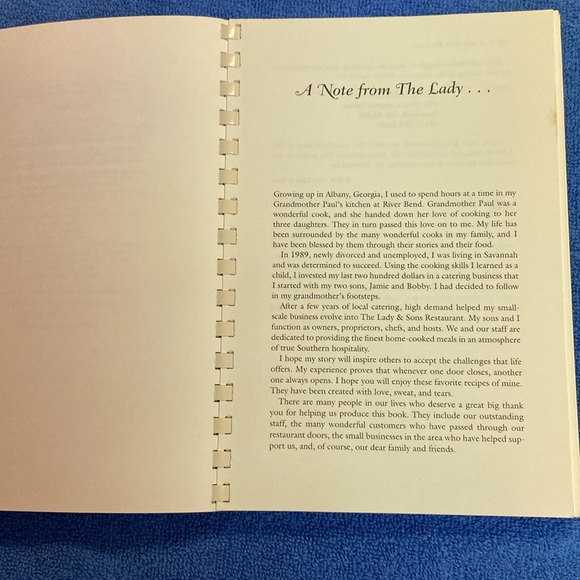 Paula Dean, the lady and sons Savannah country cookbook - Picture 3 of 3